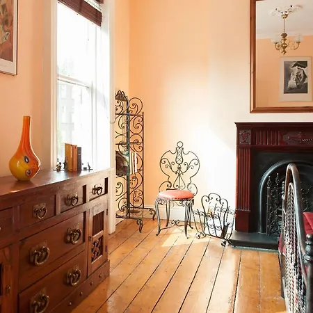 3 Bedroom Townhouse Close To City Centre Mouy60 펜션